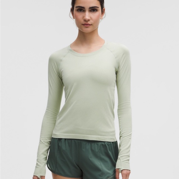 lululemon athletica Sage Swiftly Tech Long-Sleeve Shirt
2.0 Waist Length - Picture 3 of 4